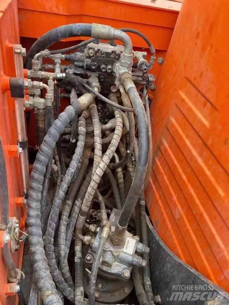 Doosan DX 75-9 Pásové rýpadlá