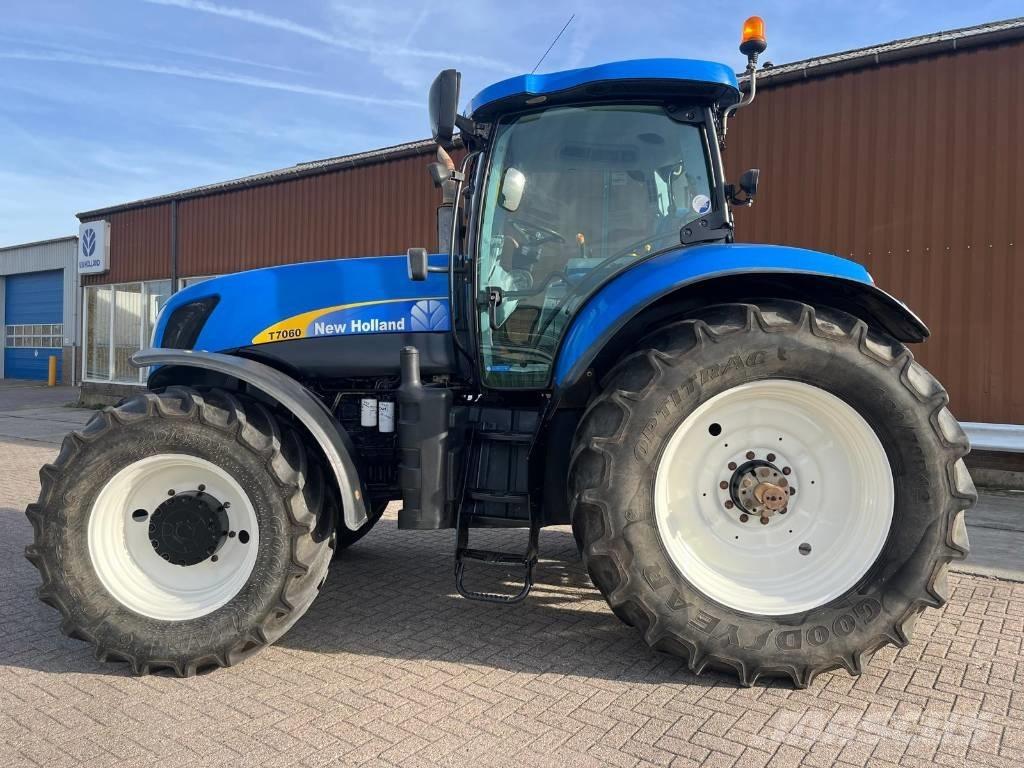 New Holland T7060 Traktory