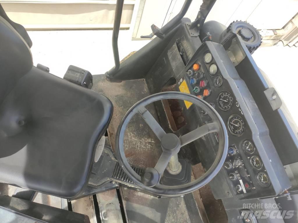 Dynapac CC 232 HF Tandemové valce