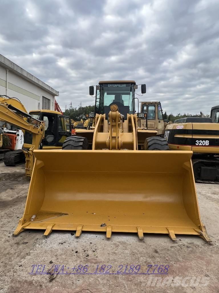 CAT 966L Kolesové nakladače