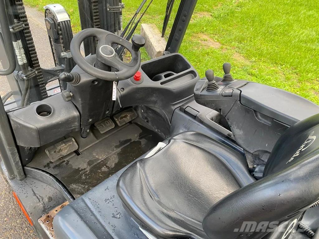 Linde E30L-01 Akumulátorové vozíky