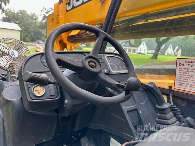 JCB 506-36 Teleskopické manipulátory