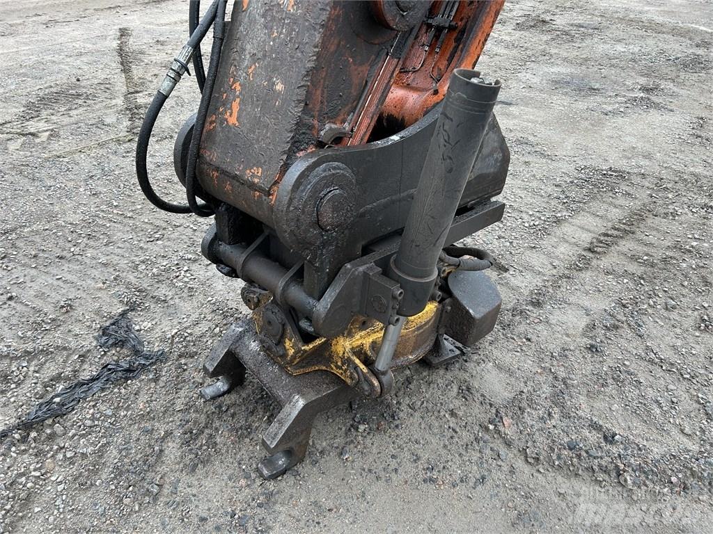 Hitachi ZX210LC-3 Pásové rýpadlá