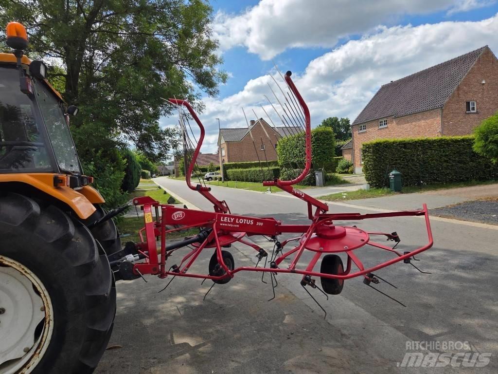 Lely Lotus 300 Combi Obracače a zhrabovače sena