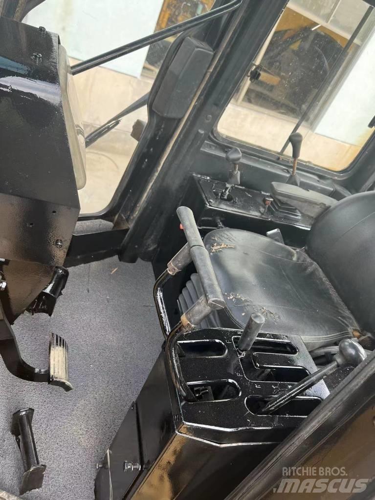 CAT D8 Grejdery