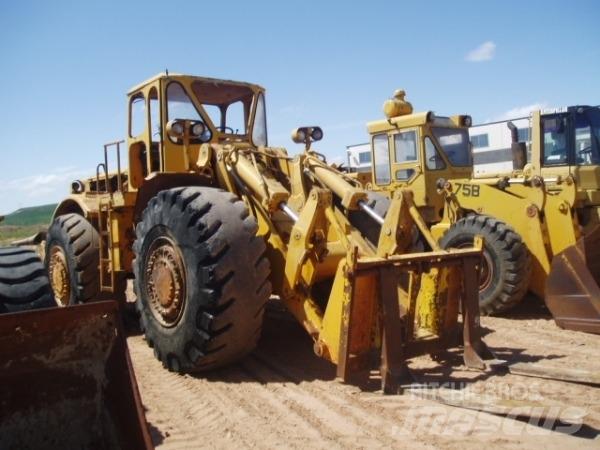 CAT 988 A Kolesové nakladače