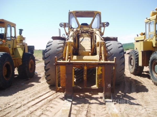 CAT 988 A Kolesové nakladače