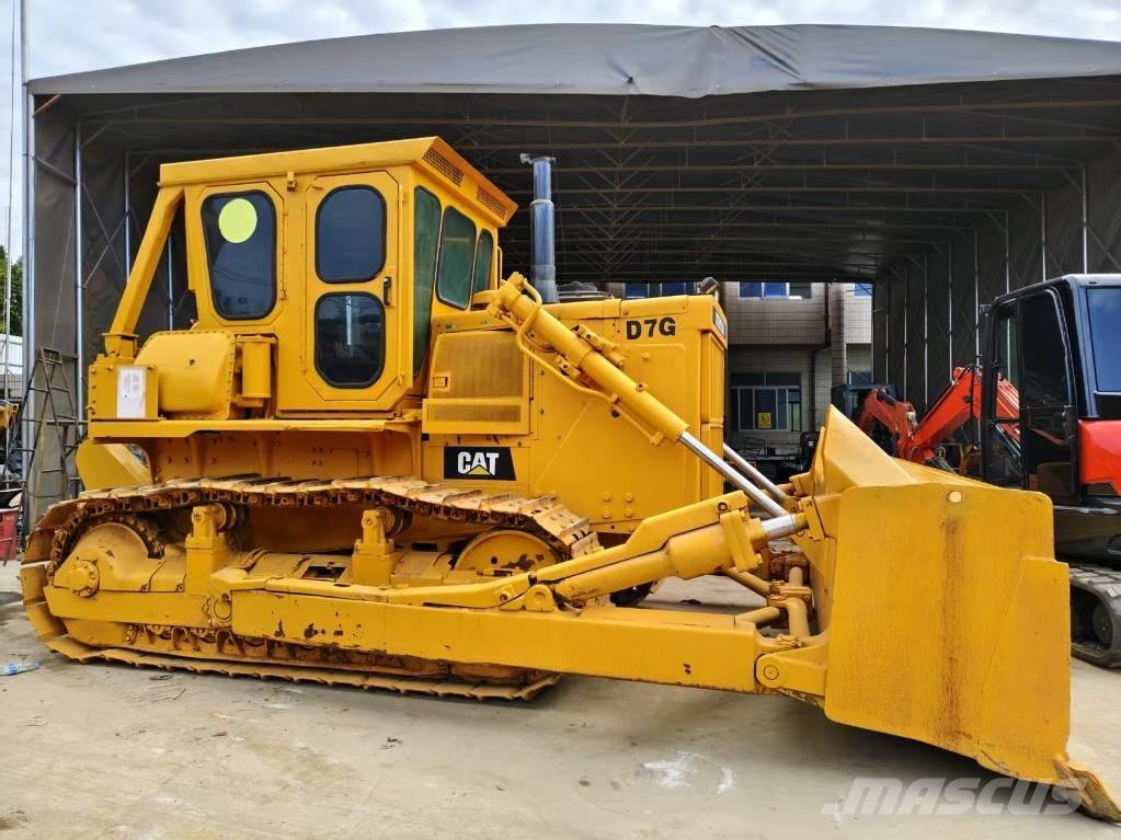 CAT D 7 G Pásové dozéry