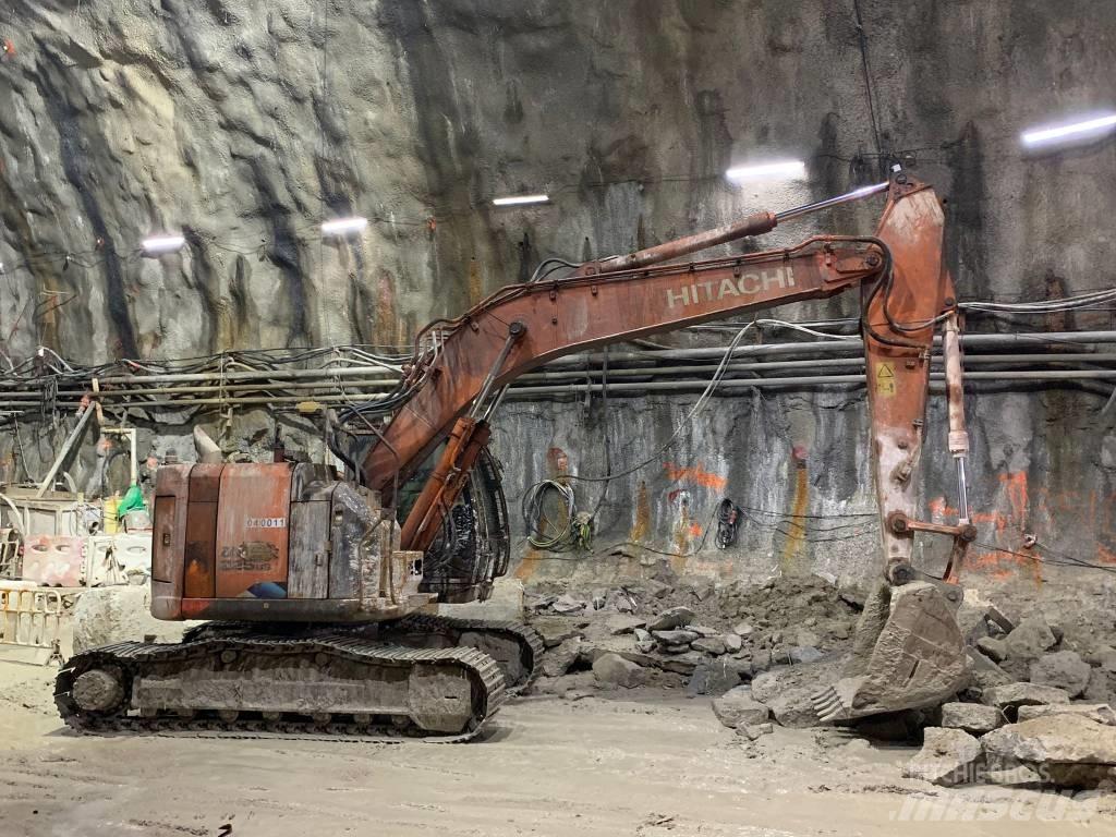 Hitachi ZX225US-5A Stavebníctvo - ostatné