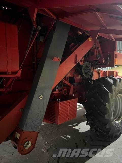 Massey Ferguson 30 Kombinované zberacie stroje