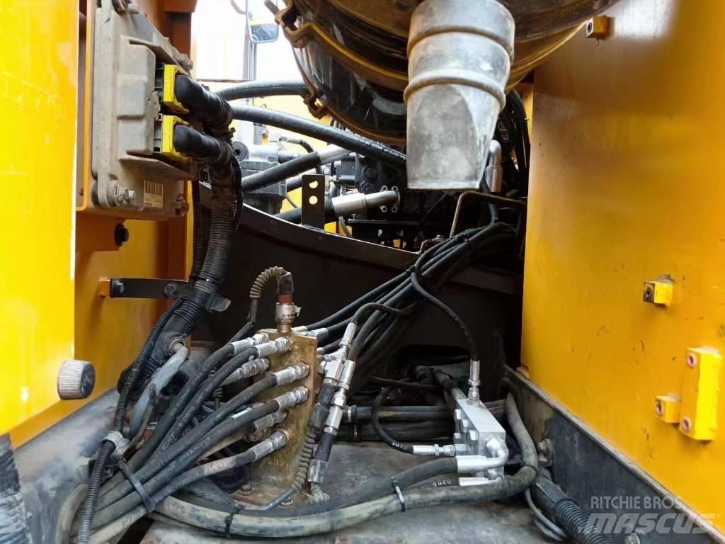 Volvo EC 300 D L Pásové rýpadlá
