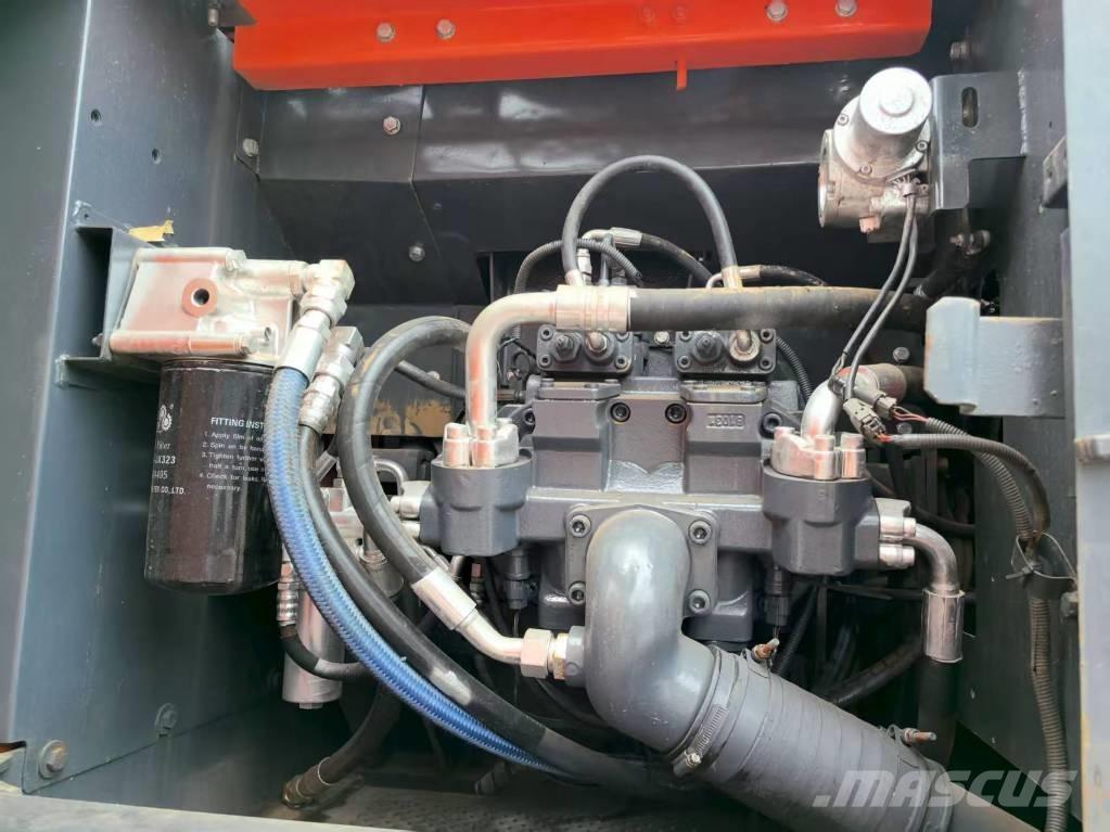 Hitachi ZX 240 HG Pásové rýpadlá