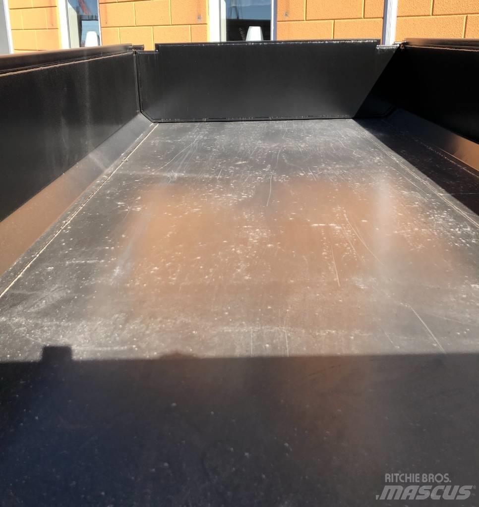 Multicargo MC9000 Vyklápacie prívesy