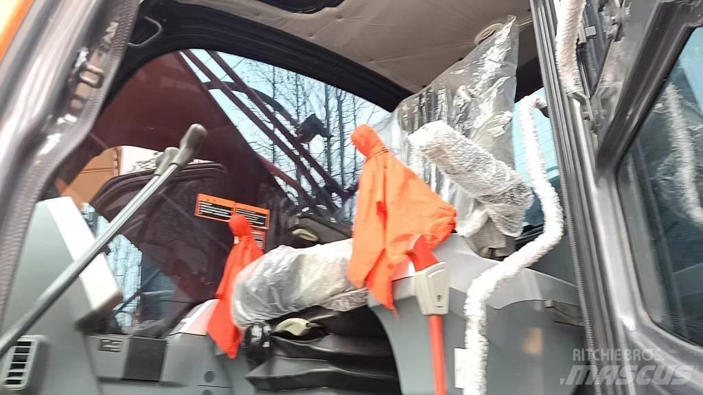 Doosan 225 LC-9 Pásové rýpadlá