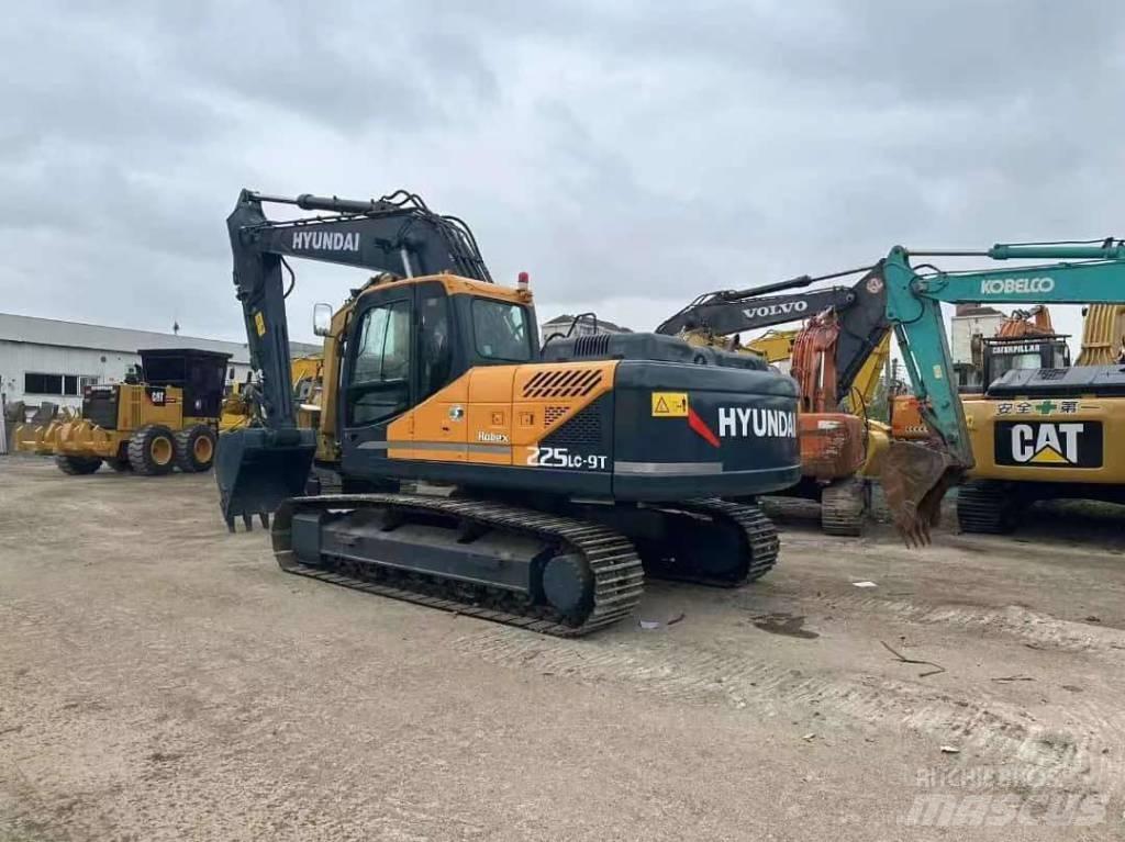 Hyundai 225LC-9T Pásové rýpadlá