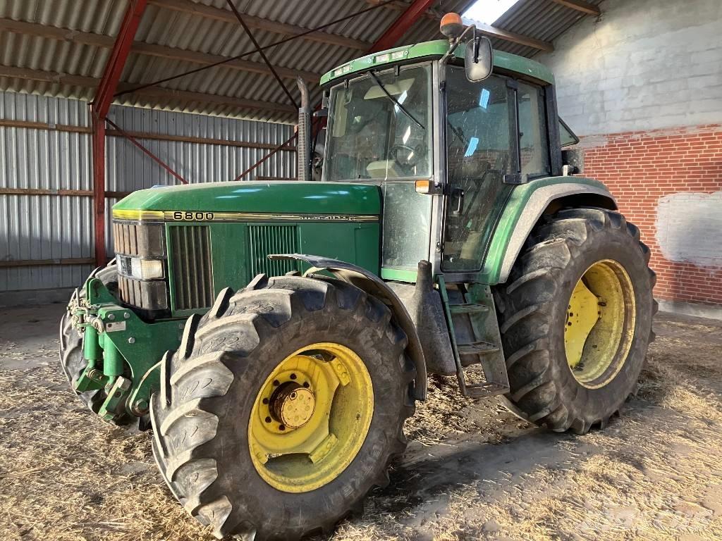 John Deere 6800 Traktory