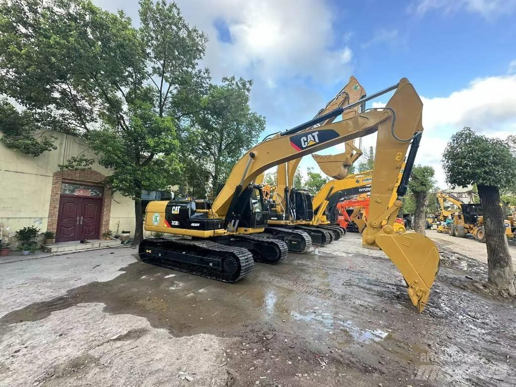 CAT 323 D Pásové rýpadlá