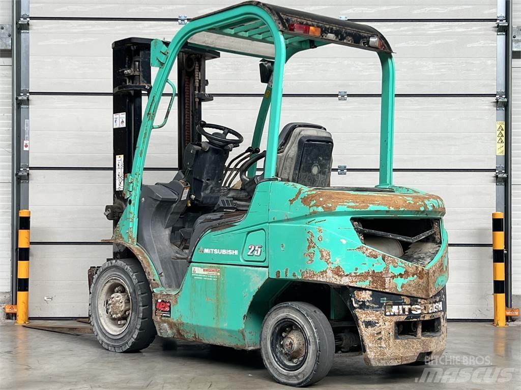 Mitsubishi FD25N Dieselové vozíky
