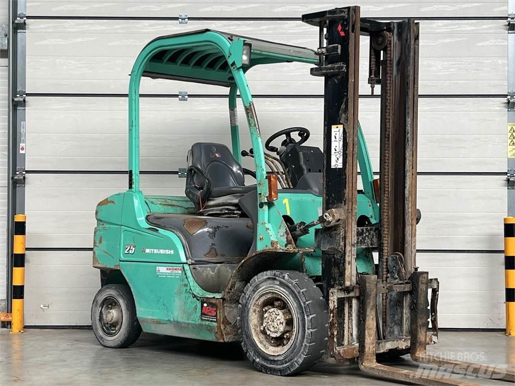 Mitsubishi FD25N Dieselové vozíky
