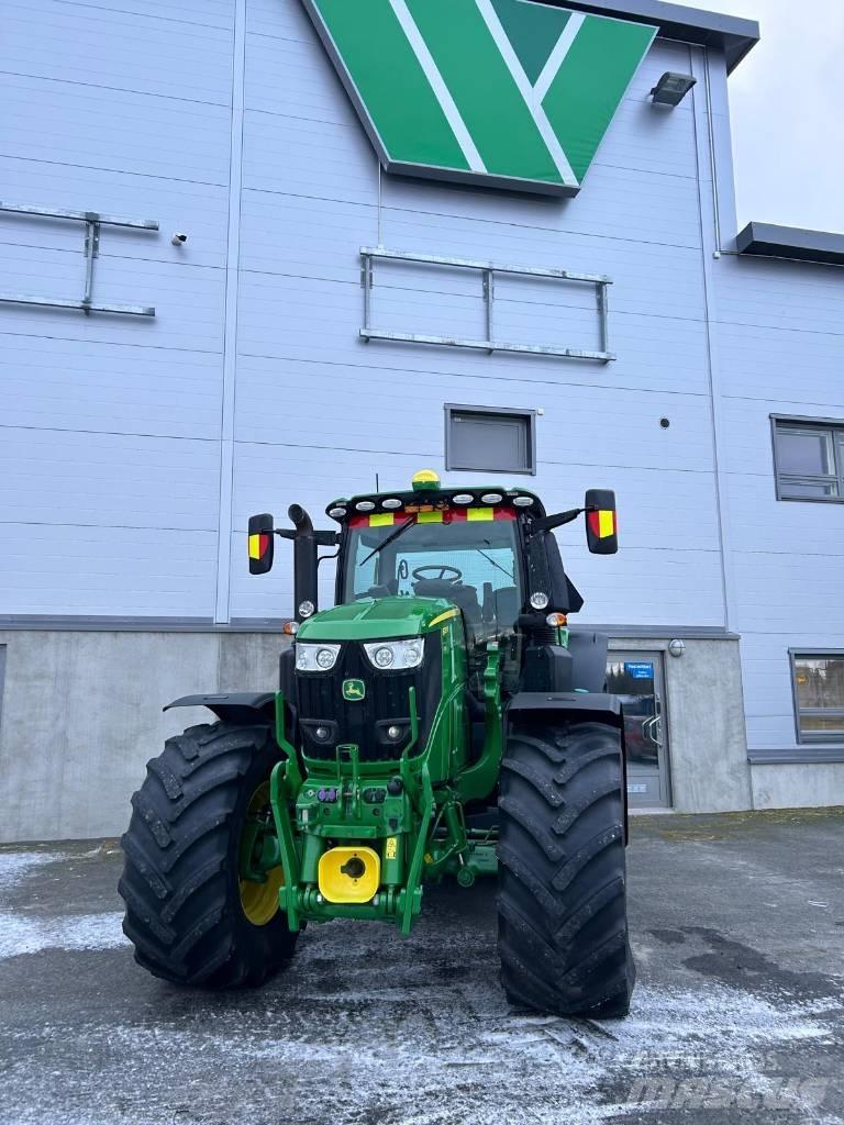 John Deere 6250 R Traktory