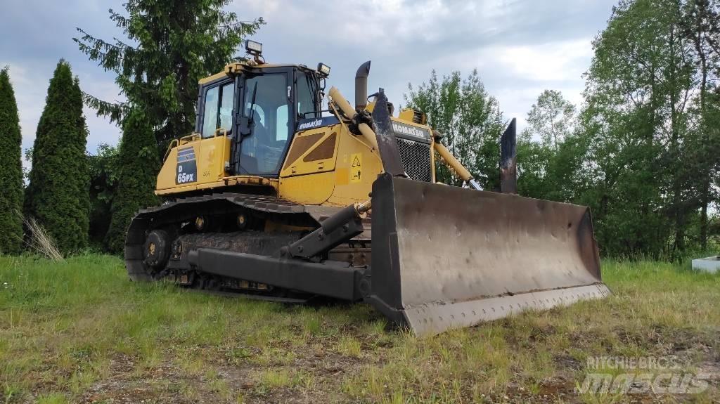 Komatsu D65PX-16 Pásové dozéry