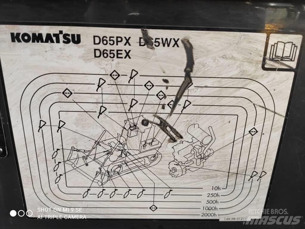 Komatsu D65PX-16 Pásové dozéry