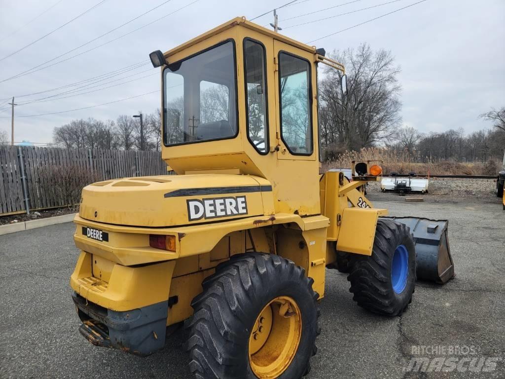 John Deere 244H Kolesové nakladače