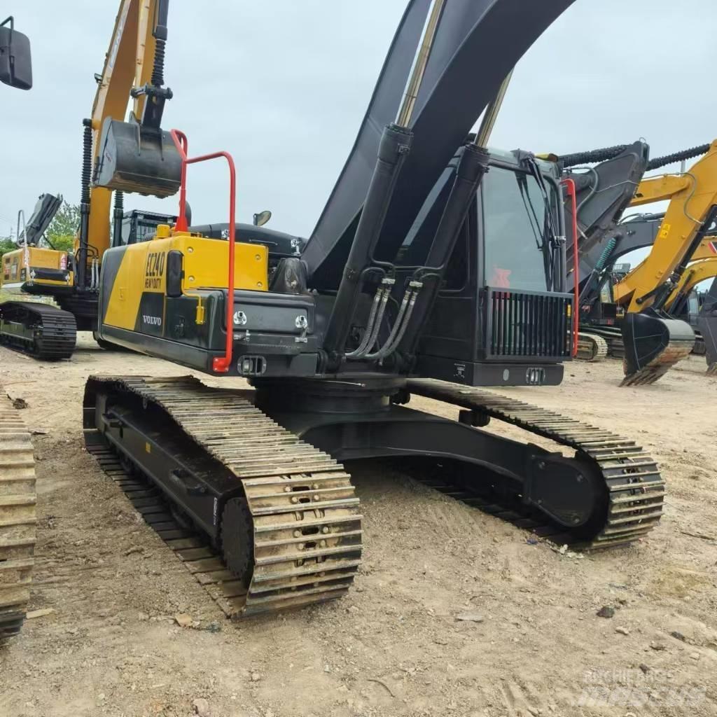 Volvo EC 240 Pásové rýpadlá
