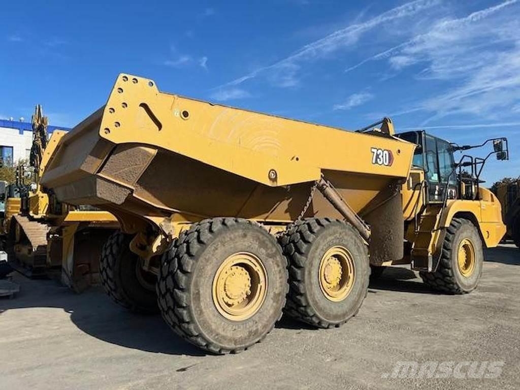 CAT 730 Kĺbové nákladné autá