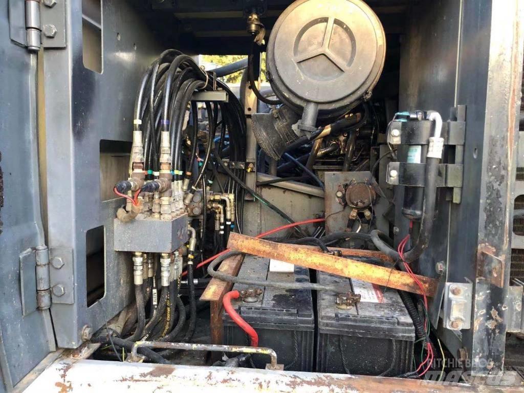 Sumitomo SH200C1 Pásové rýpadlá