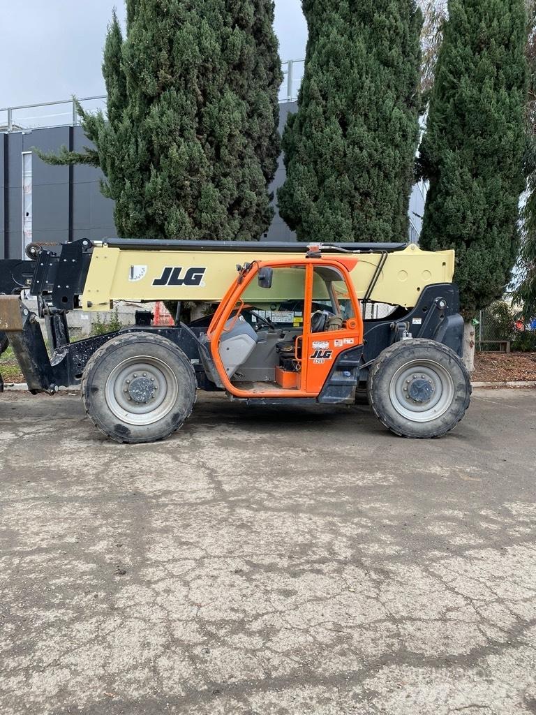 JLG 1255 Teleskopické manipulátory