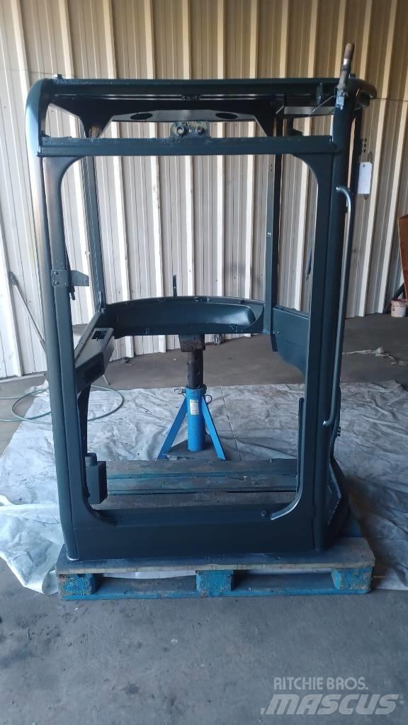 Yanmar Vio 45 Kabíny a interiér