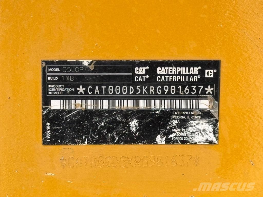 CAT D 5 LGP Pásové dozéry