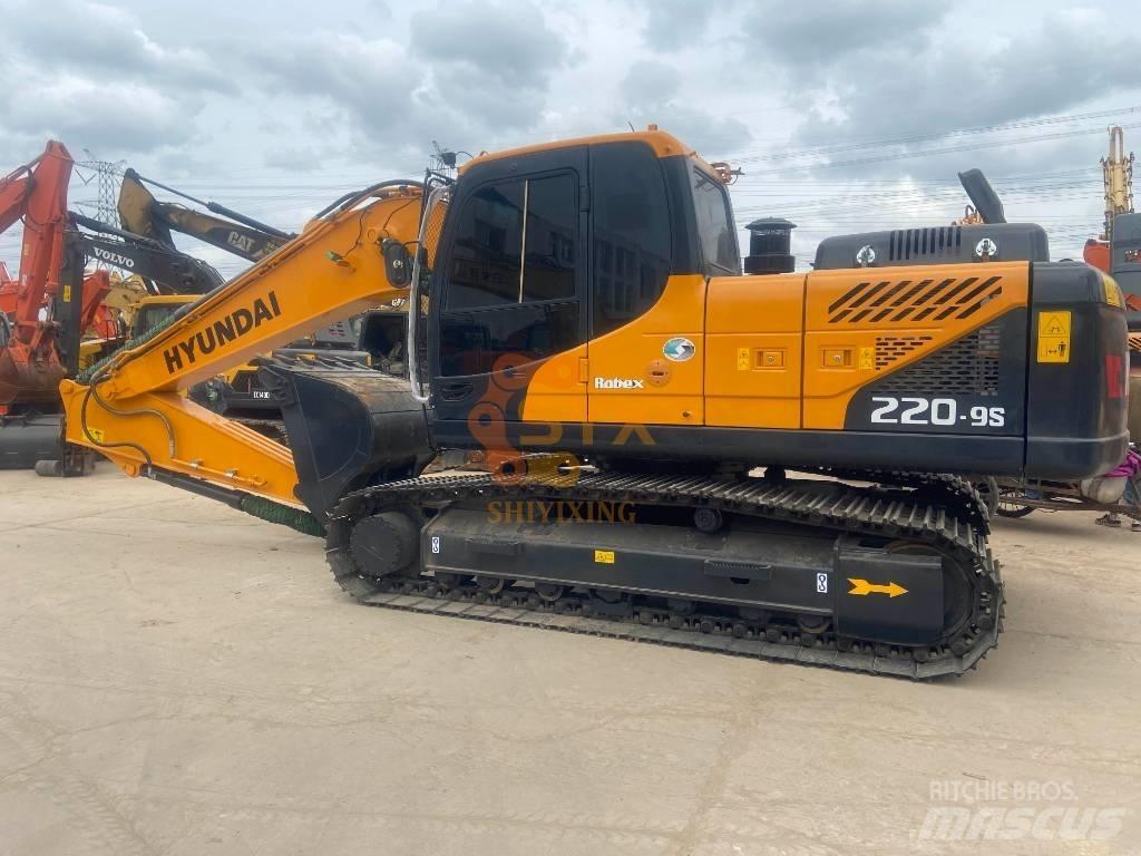 Hyundai Robex 220 Pásové rýpadlá