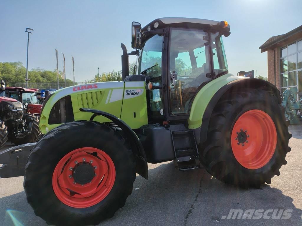 CLAAS Arion 640 Traktory