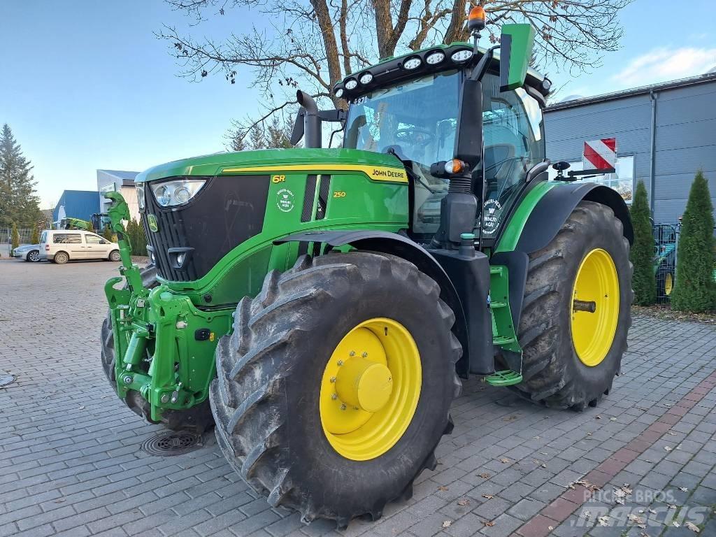 John Deere 6R250 Traktory