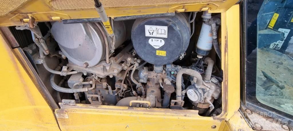 Komatsu D 65 PX-17 Pásové dozéry