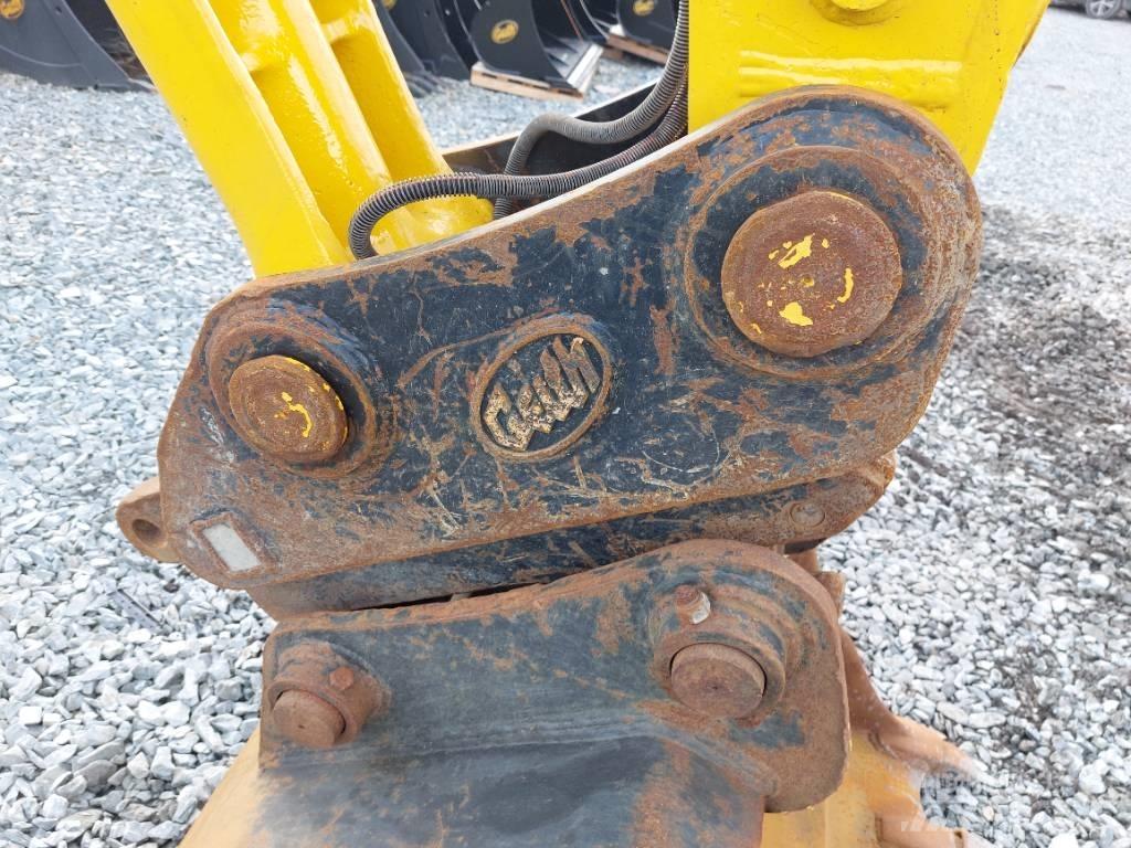 Komatsu PC210LC-11 Pásové rýpadlá
