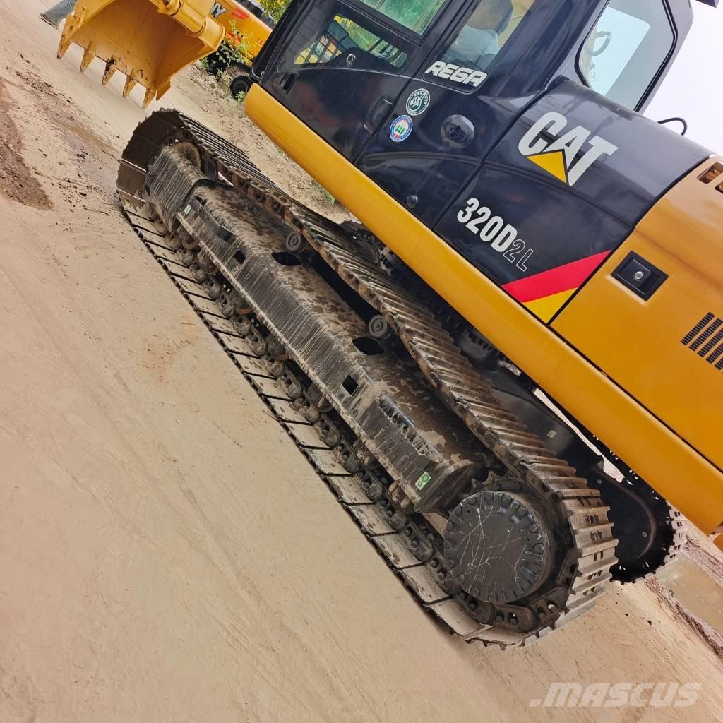 CAT 320 D 2 L Pásové rýpadlá