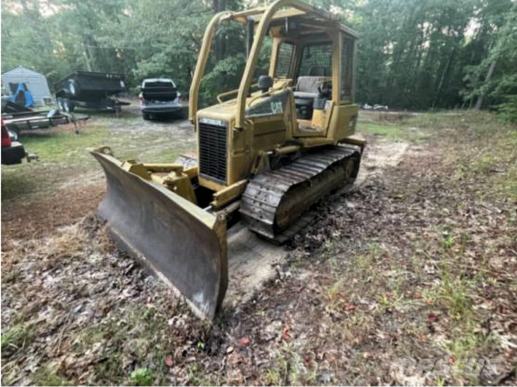 CAT D 5 G Pásové dozéry