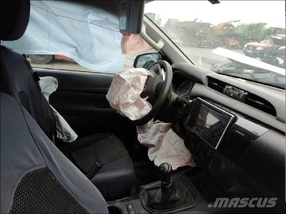 Toyota Hilux 5 Nakladacia/sklápacia bočnica