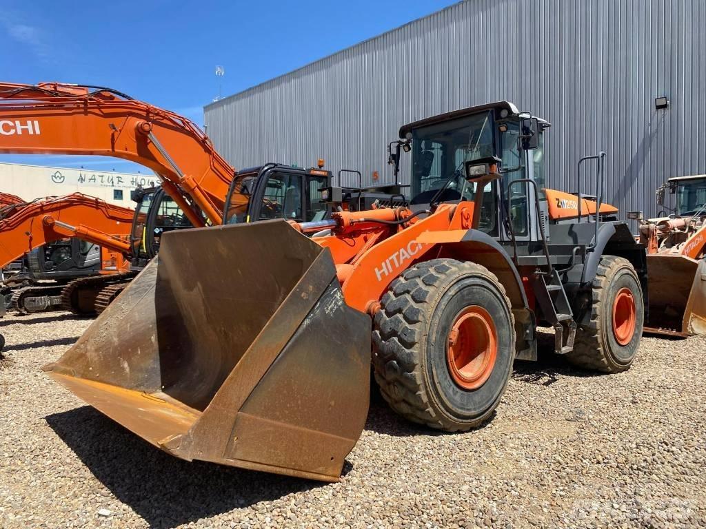 Hitachi ZW 250 Kolesové nakladače