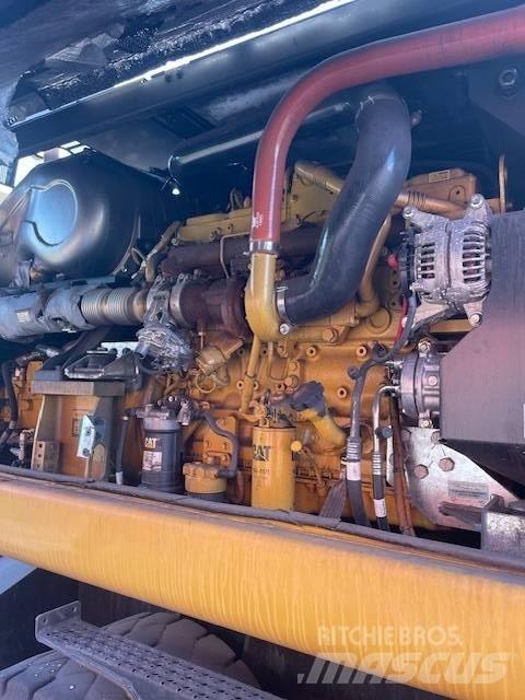 CAT M3026 MH Triediace zariadenie