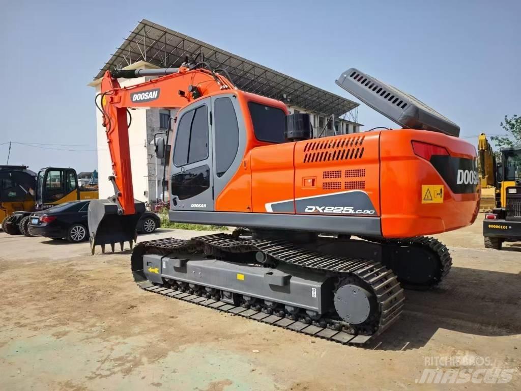 Doosan DX 225 LC Pásové rýpadlá