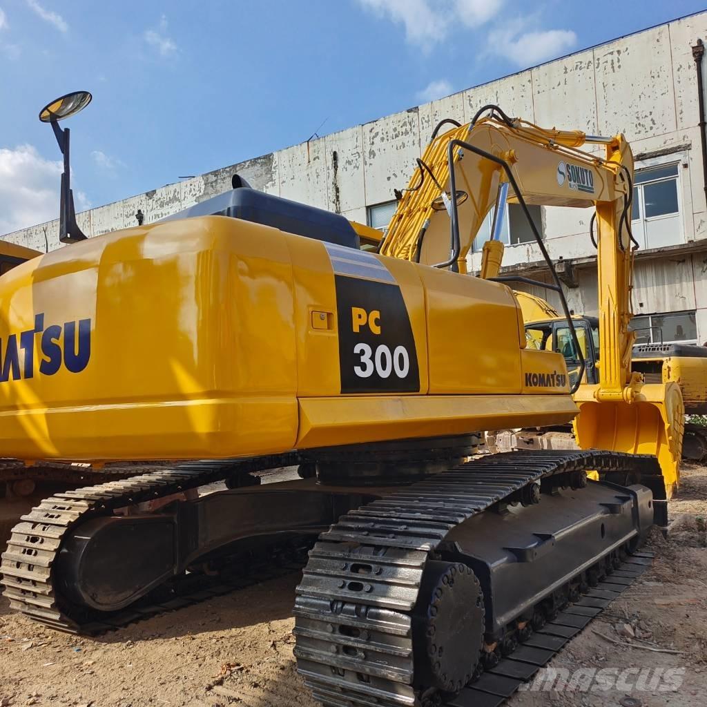 Komatsu PC 300 Pásové rýpadlá
