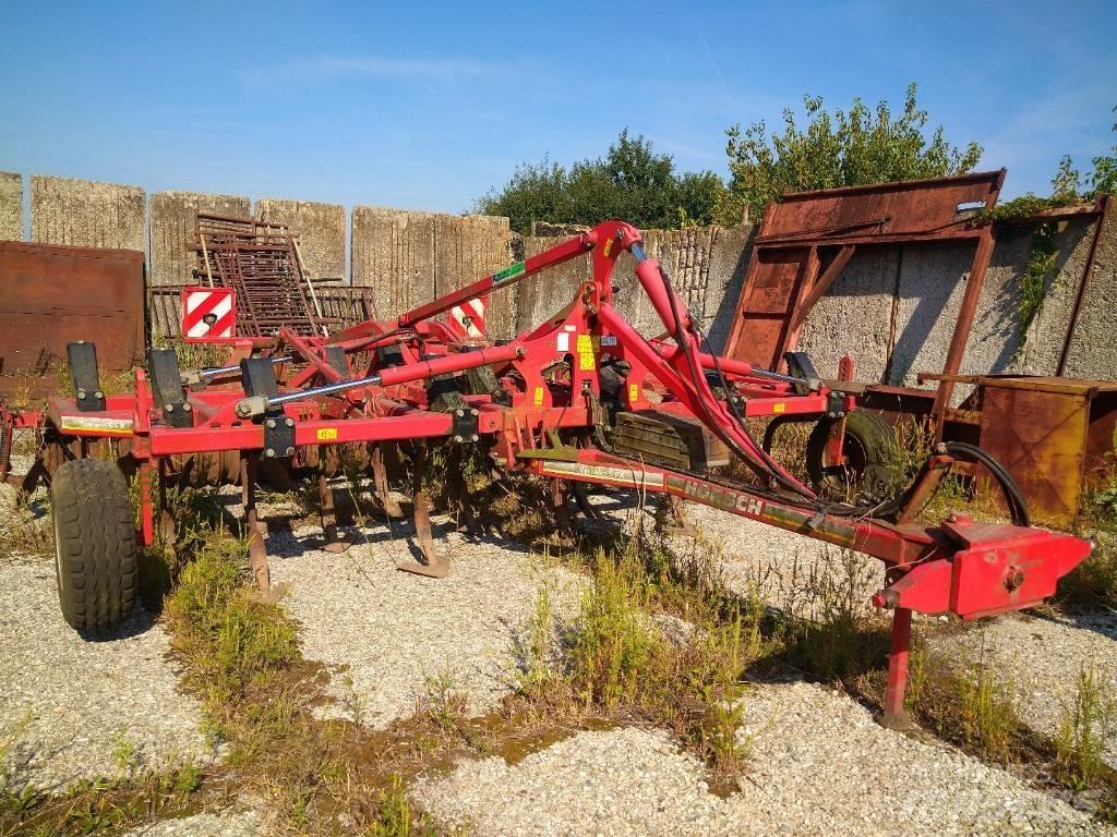Horsch Terrano 5 FX Kultivátory