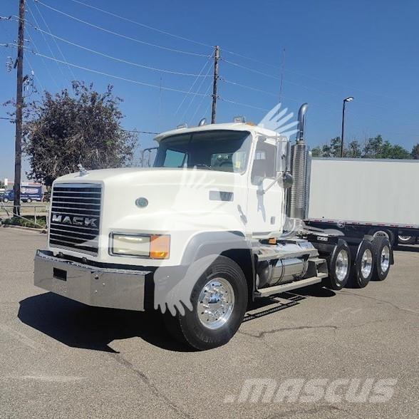 Mack CL733 Ťahače
