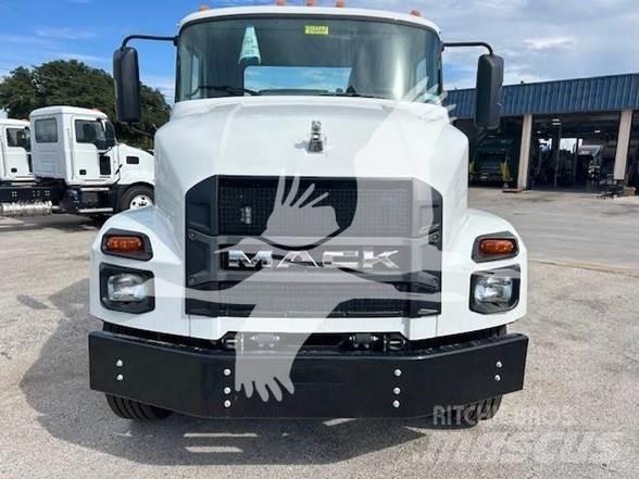Mack MD6 Nákladné vozidlá bez nadstavby