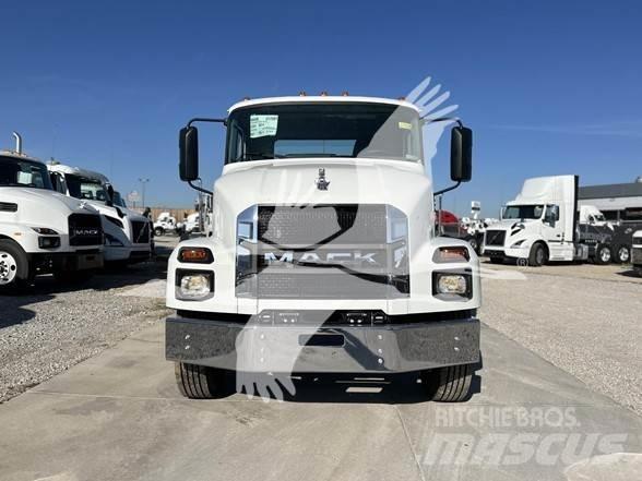 Mack MD6 Nákladné vozidlá bez nadstavby