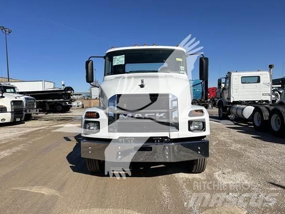 Mack MD6 Nákladné vozidlá bez nadstavby